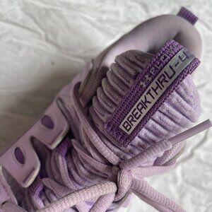 Under Armour Women's Flow Breakthru 4 Basketball Shoes, Women's US 9.5